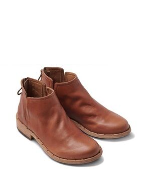 BEEK.. Falcon Leather Ankle Bootie